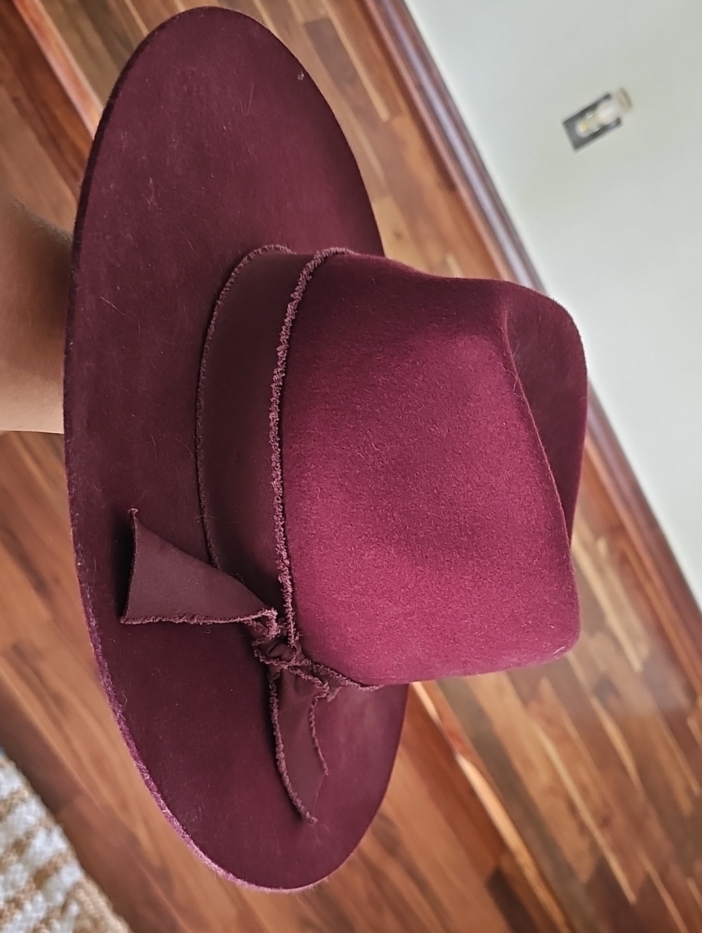 Wide-Brim Felt Fedora Hat in Burgundy
